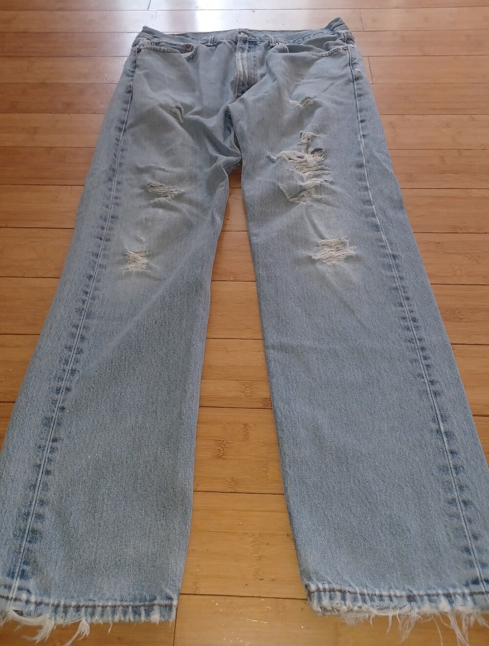 Light Blue Distressed Jeans 36x32